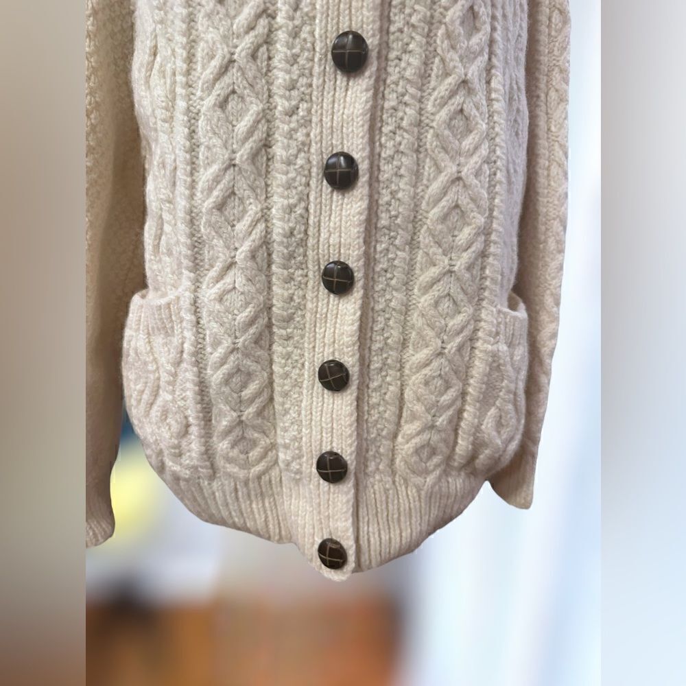 VINTAGE Hand-Knitted New Wool Chunky Boyfriend Fisherman Aran Cardigan Sweater 4 - Picture 10 of 16